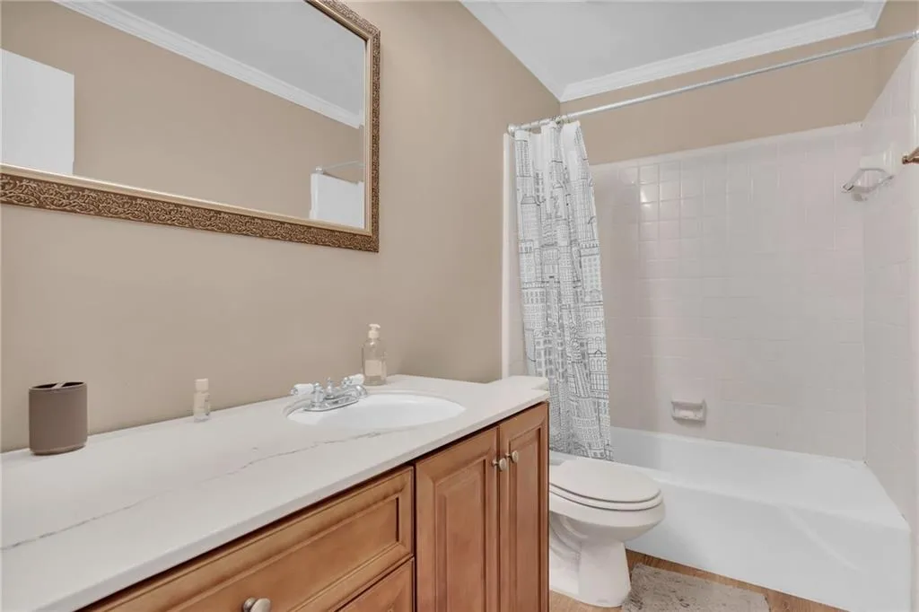 5400 Roswell Road Unit M5, Atlanta, Georgia 30342, 2 Bedrooms Bedrooms, ,2 BathroomsBathrooms,Residential,Sold,5400 Roswell Road Unit M5,7174286