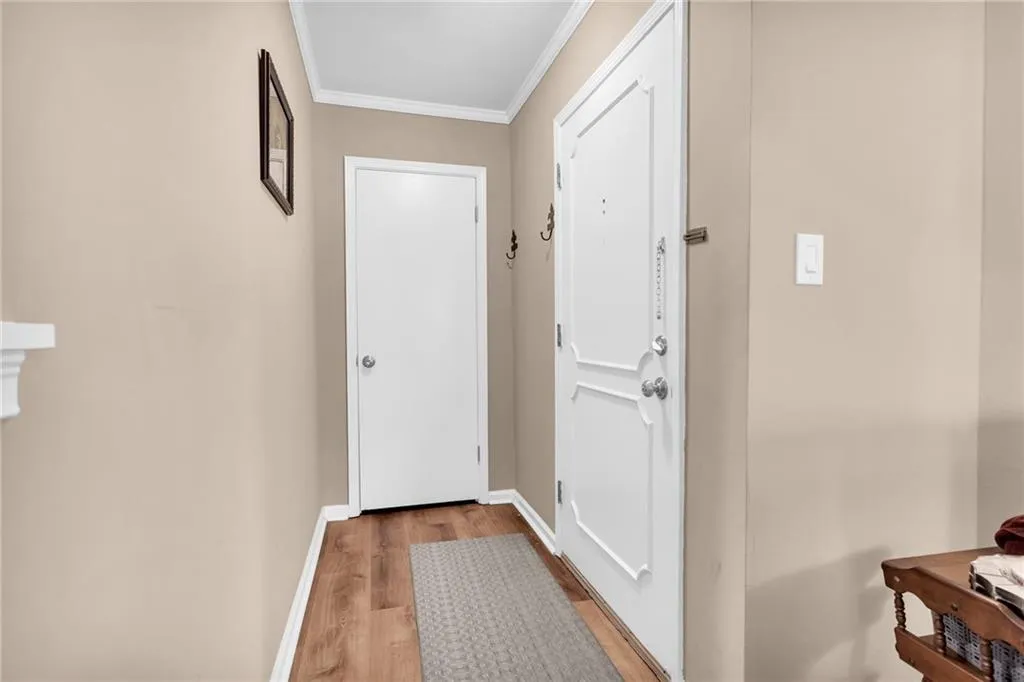 5400 Roswell Road Unit M5, Atlanta, Georgia 30342, 2 Bedrooms Bedrooms, ,2 BathroomsBathrooms,Residential,Sold,5400 Roswell Road Unit M5,7174286