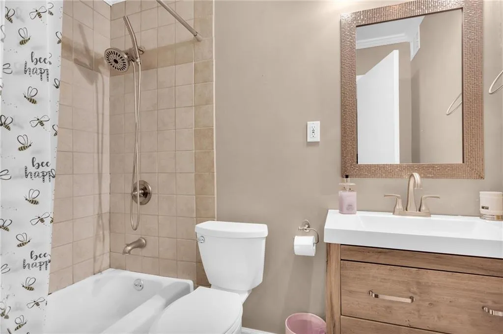 5400 Roswell Road Unit M5, Atlanta, Georgia 30342, 2 Bedrooms Bedrooms, ,2 BathroomsBathrooms,Residential,Sold,5400 Roswell Road Unit M5,7174286