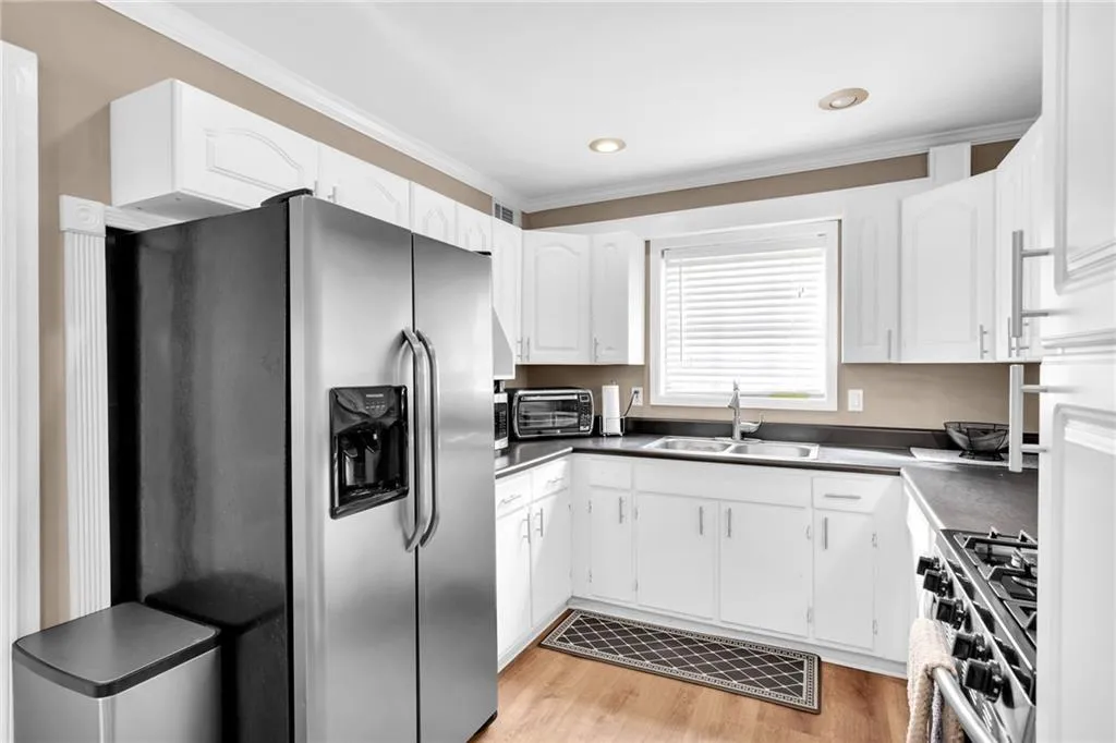 5400 Roswell Road Unit M5, Atlanta, Georgia 30342, 2 Bedrooms Bedrooms, ,2 BathroomsBathrooms,Residential,Sold,5400 Roswell Road Unit M5,7174286