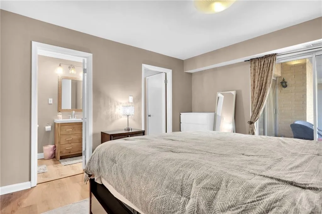 5400 Roswell Road Unit M5, Atlanta, Georgia 30342, 2 Bedrooms Bedrooms, ,2 BathroomsBathrooms,Residential,Sold,5400 Roswell Road Unit M5,7174286