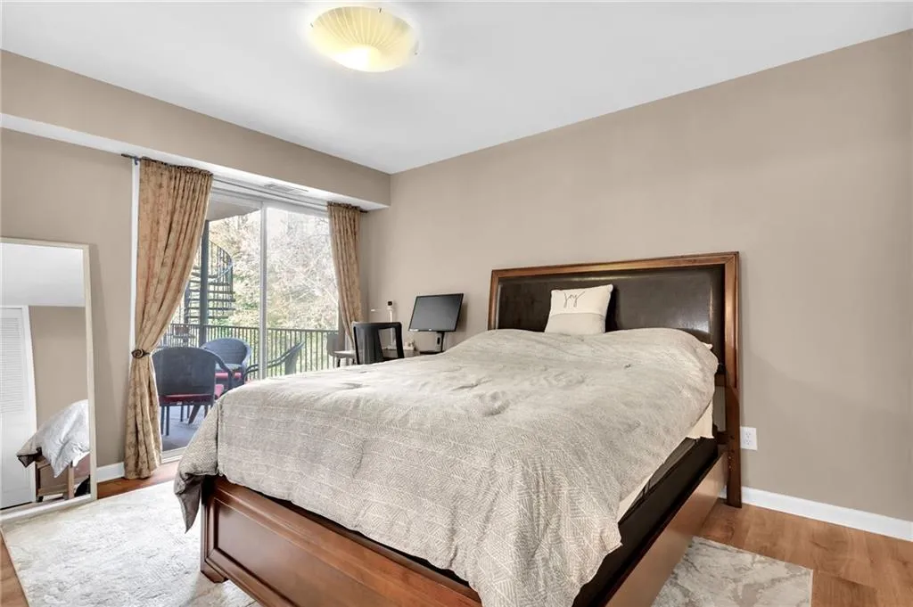 5400 Roswell Road Unit M5, Atlanta, Georgia 30342, 2 Bedrooms Bedrooms, ,2 BathroomsBathrooms,Residential,Sold,5400 Roswell Road Unit M5,7174286