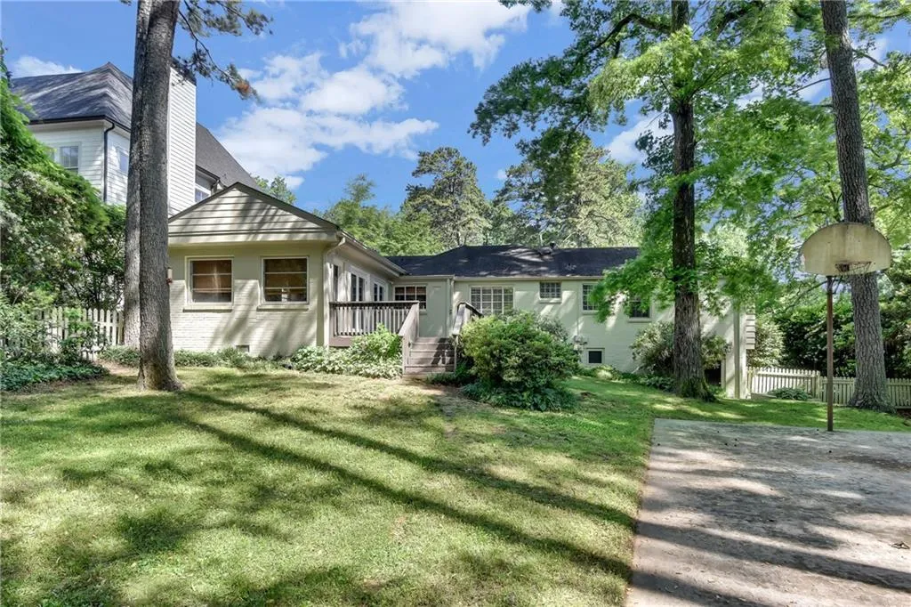 381 Pine Forest Road, Atlanta, Georgia 30342, 3 Bedrooms Bedrooms, ,2 BathroomsBathrooms,Residential,Sold,381 Pine Forest Road,6552795