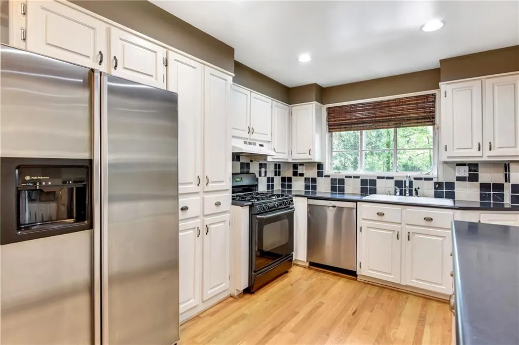 381 Pine Forest Road, Atlanta, Georgia 30342, 3 Bedrooms Bedrooms, ,2 BathroomsBathrooms,Residential,Sold,381 Pine Forest Road,6552795