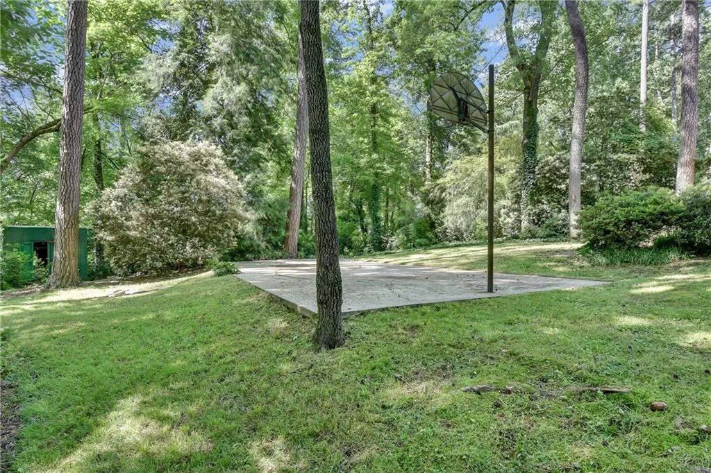 381 Pine Forest Road, Atlanta, Georgia 30342, 3 Bedrooms Bedrooms, ,2 BathroomsBathrooms,Residential,Sold,381 Pine Forest Road,6552795
