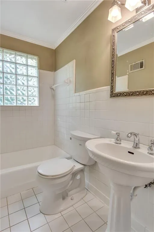 381 Pine Forest Road, Atlanta, Georgia 30342, 3 Bedrooms Bedrooms, ,2 BathroomsBathrooms,Residential,Sold,381 Pine Forest Road,6552795