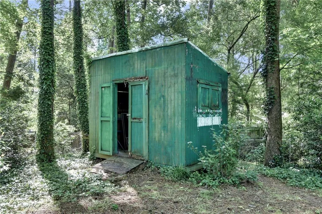 381 Pine Forest Road, Atlanta, Georgia 30342, 3 Bedrooms Bedrooms, ,2 BathroomsBathrooms,Residential,Sold,381 Pine Forest Road,6552795