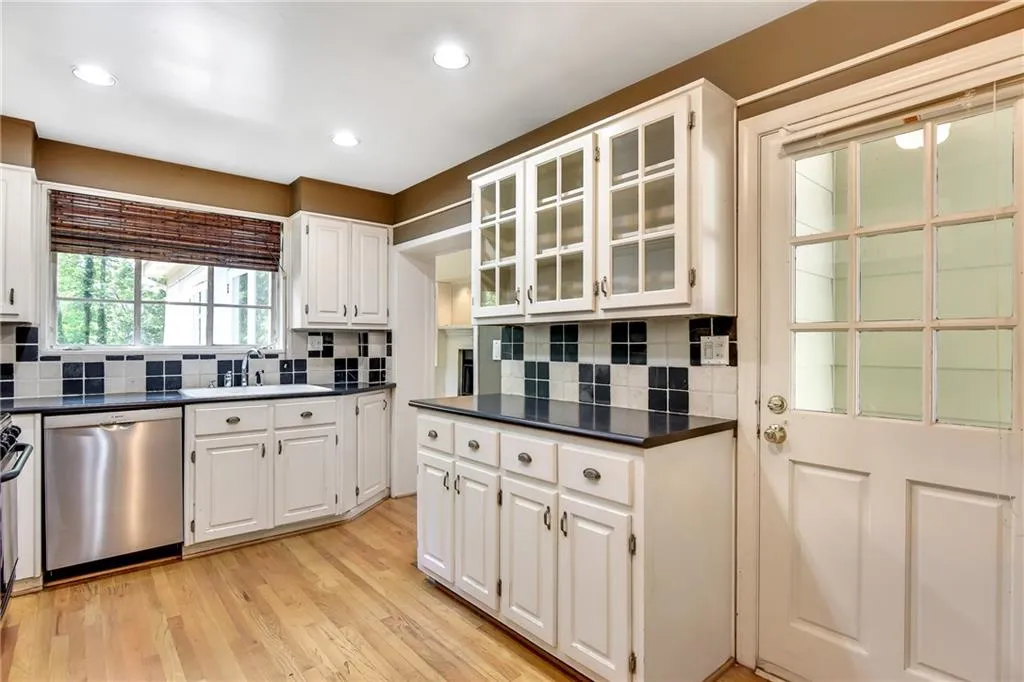 381 Pine Forest Road, Atlanta, Georgia 30342, 3 Bedrooms Bedrooms, ,2 BathroomsBathrooms,Residential,Sold,381 Pine Forest Road,6552795