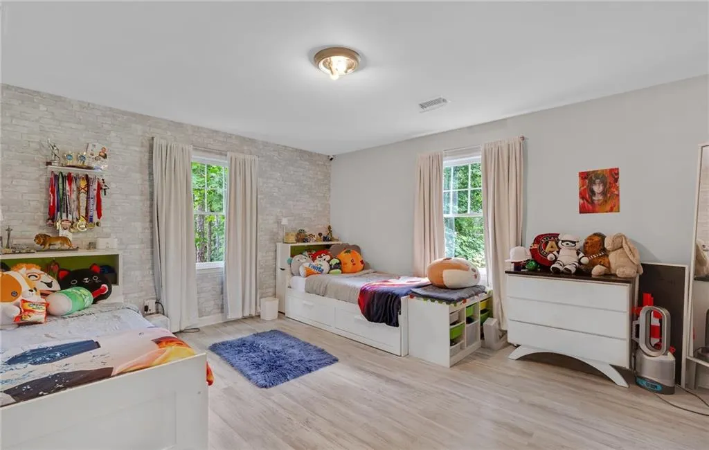 2660 Spalding Drive, Atlanta, Georgia 30350, 4 Bedrooms Bedrooms, ,3 BathroomsBathrooms,Residential,For Sale,2660 Spalding Drive,7621254