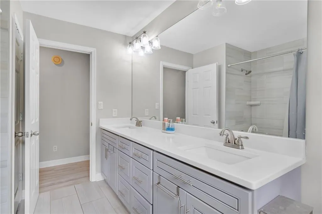 2660 Spalding Drive, Atlanta, Georgia 30350, 4 Bedrooms Bedrooms, ,3 BathroomsBathrooms,Residential,For Sale,2660 Spalding Drive,7621254