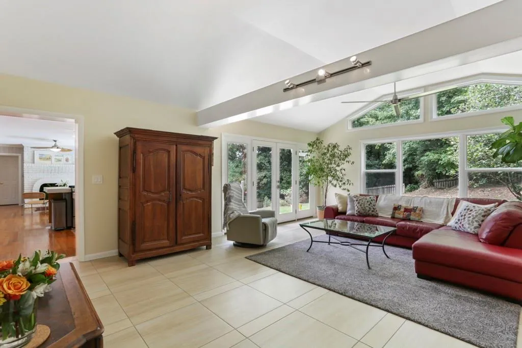 6420 Bridgewood Valley Road Nw, Sandy Springs, Georgia 30328, 3 Bedrooms Bedrooms, ,2 BathroomsBathrooms,Residential,Sold,6420 Bridgewood Valley Road Nw,6602971