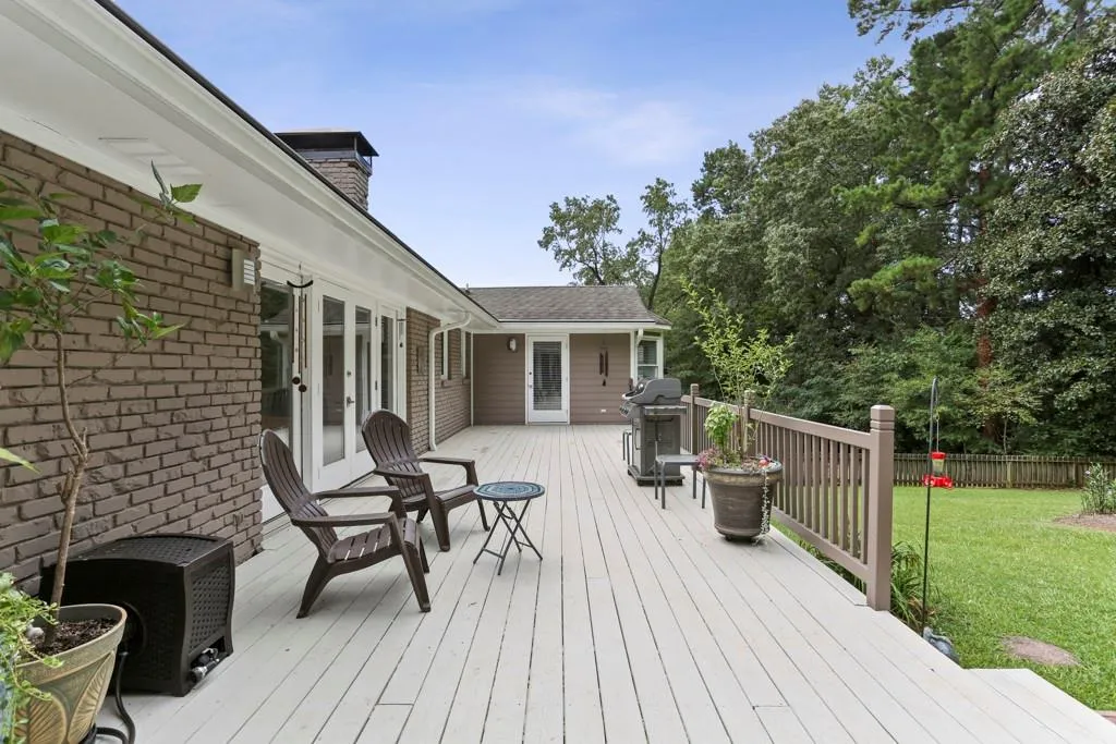 6420 Bridgewood Valley Road Nw, Sandy Springs, Georgia 30328, 3 Bedrooms Bedrooms, ,2 BathroomsBathrooms,Residential,Sold,6420 Bridgewood Valley Road Nw,6602971