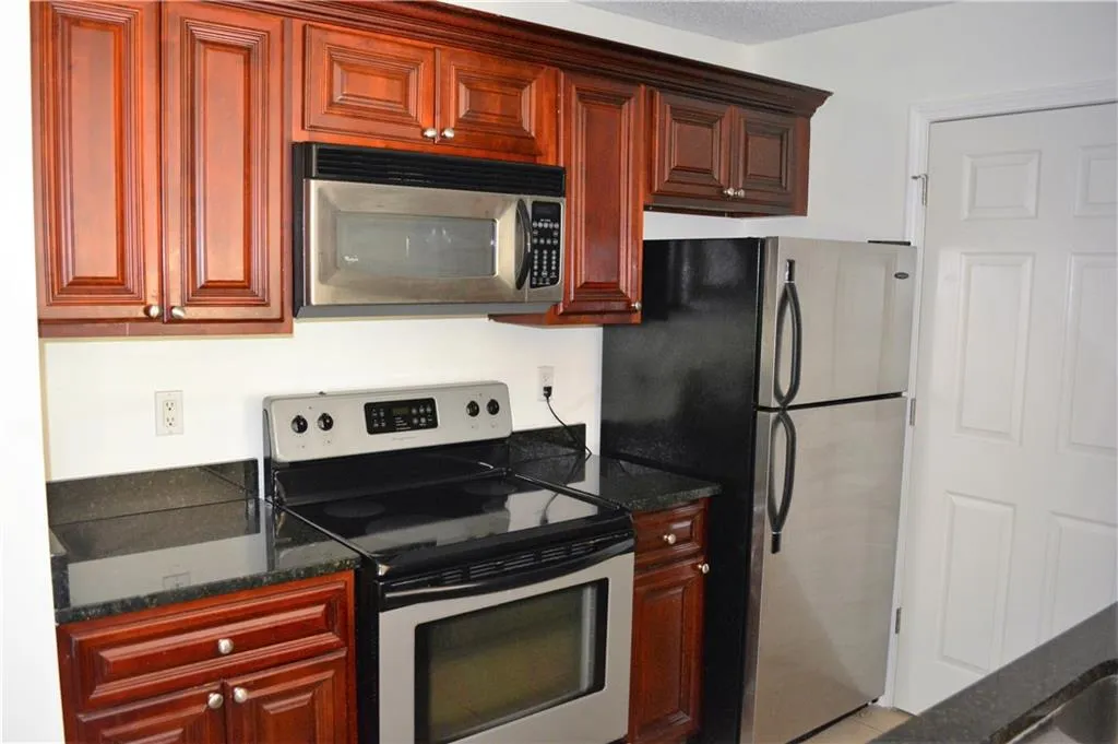 8303 Santa Fe Parkway, Sandy Springs, Georgia 30350, 2 Bedrooms Bedrooms, ,2 BathroomsBathrooms,Residential,Sold,8303 Santa Fe Parkway,5758883