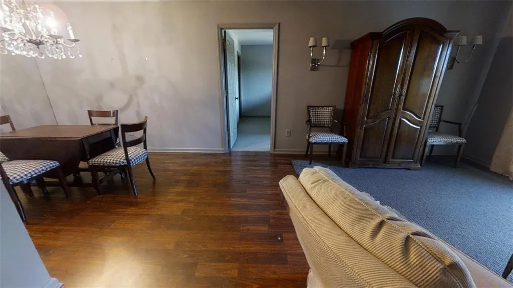300 Johnson Ferry Road Ne Unit B515, Sandy Springs, Georgia 30328, 2 Bedrooms Bedrooms, ,2 BathroomsBathrooms,Residential,Sold,300 Johnson Ferry Road Ne Unit B515,6964638