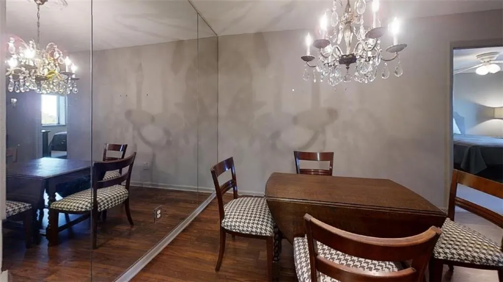 300 Johnson Ferry Road Ne Unit B515, Sandy Springs, Georgia 30328, 2 Bedrooms Bedrooms, ,2 BathroomsBathrooms,Residential,Sold,300 Johnson Ferry Road Ne Unit B515,6964638