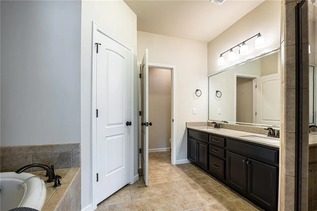 996 Bergeron Place, Sandy Springs, Georgia 30328, 3 Bedrooms Bedrooms, ,3 BathroomsBathrooms,Residential,Sold,996 Bergeron Place,7235037
