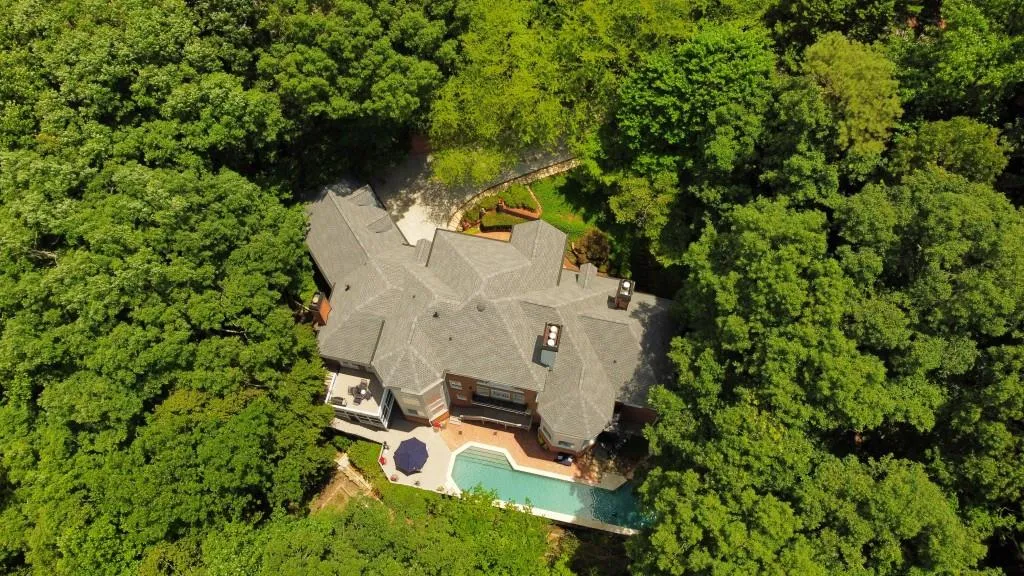 205 Grogans Lake Point, Sandy Springs, Georgia 30350, 4 Bedrooms Bedrooms, ,3 BathroomsBathrooms,Residential,Sold,205 Grogans Lake Point,7234357