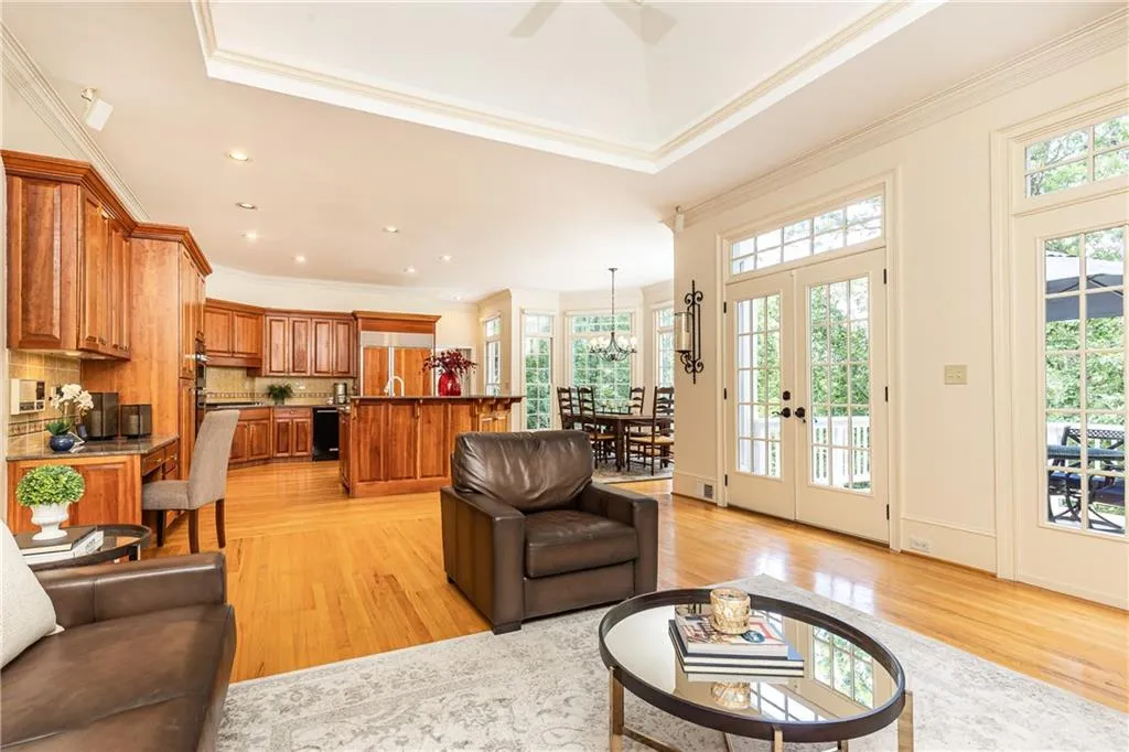 205 Grogans Lake Point, Sandy Springs, Georgia 30350, 4 Bedrooms Bedrooms, ,3 BathroomsBathrooms,Residential,Sold,205 Grogans Lake Point,7234357