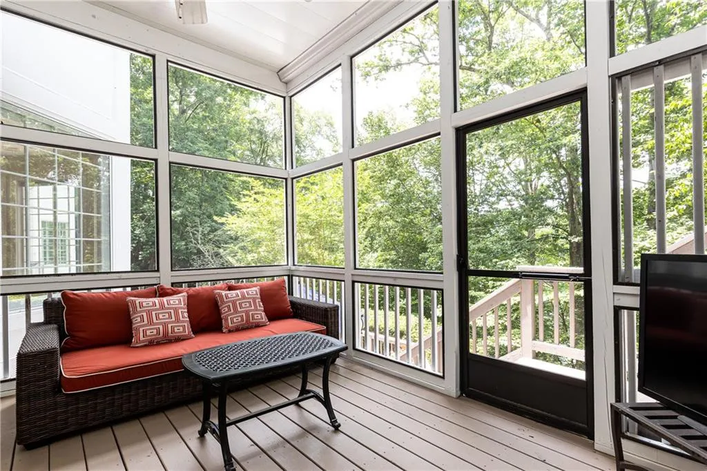 205 Grogans Lake Point, Sandy Springs, Georgia 30350, 4 Bedrooms Bedrooms, ,3 BathroomsBathrooms,Residential,Sold,205 Grogans Lake Point,7234357