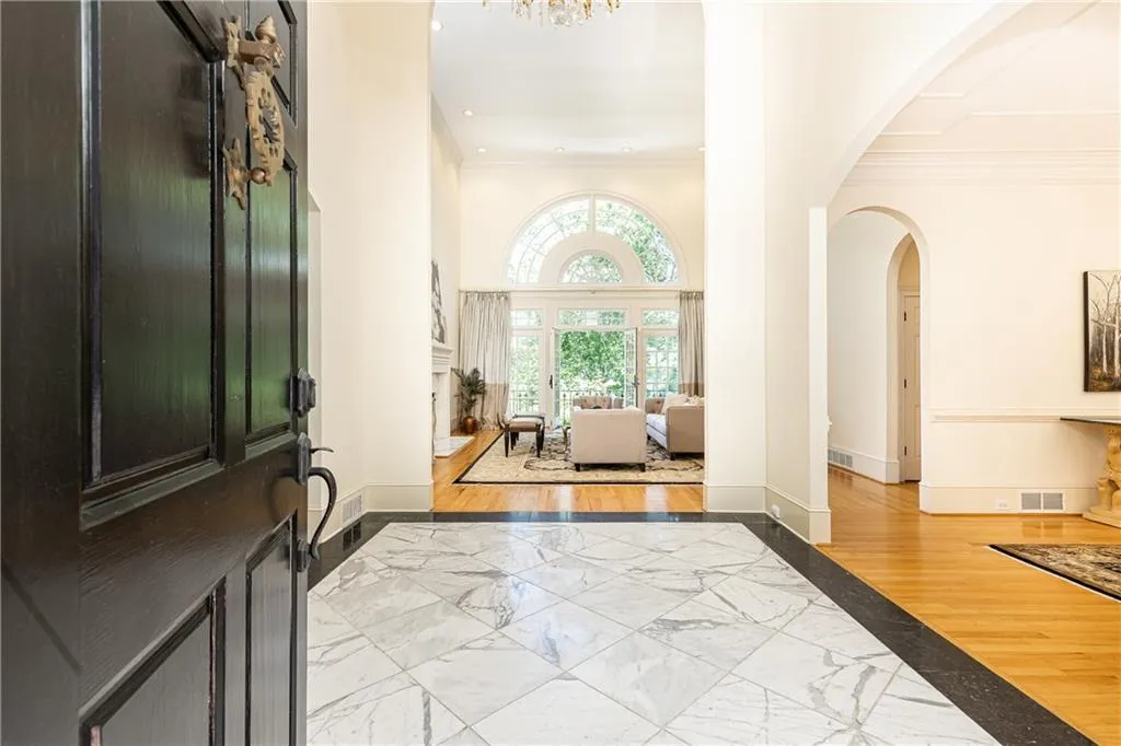 205 Grogans Lake Point, Sandy Springs, Georgia 30350, 4 Bedrooms Bedrooms, ,3 BathroomsBathrooms,Residential,Sold,205 Grogans Lake Point,7234357