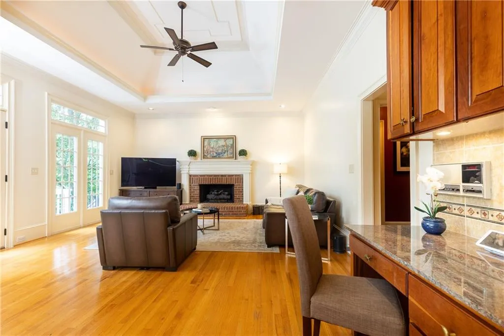 205 Grogans Lake Point, Sandy Springs, Georgia 30350, 4 Bedrooms Bedrooms, ,3 BathroomsBathrooms,Residential,Sold,205 Grogans Lake Point,7234357