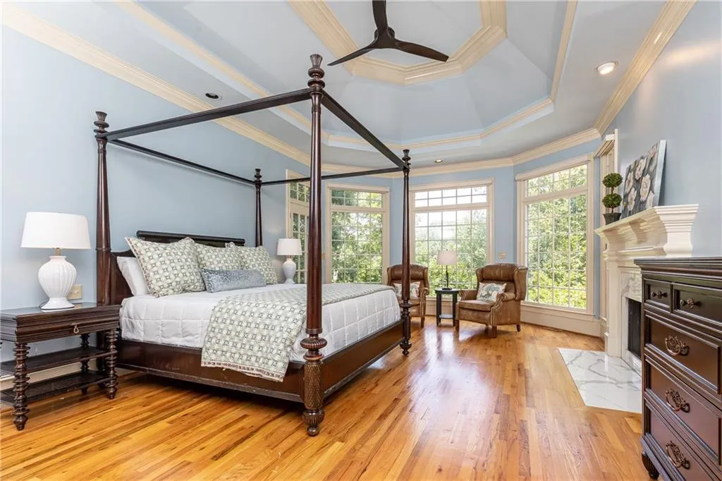205 Grogans Lake Point, Sandy Springs, Georgia 30350, 4 Bedrooms Bedrooms, ,3 BathroomsBathrooms,Residential,Sold,205 Grogans Lake Point,7234357