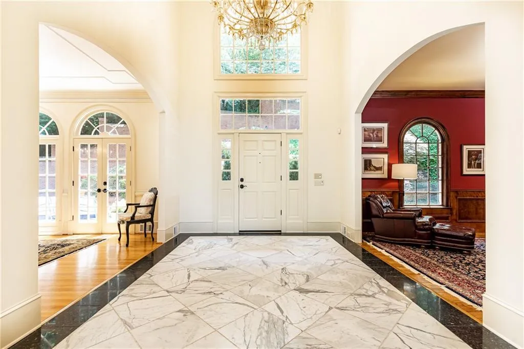 205 Grogans Lake Point, Sandy Springs, Georgia 30350, 4 Bedrooms Bedrooms, ,3 BathroomsBathrooms,Residential,Sold,205 Grogans Lake Point,7234357