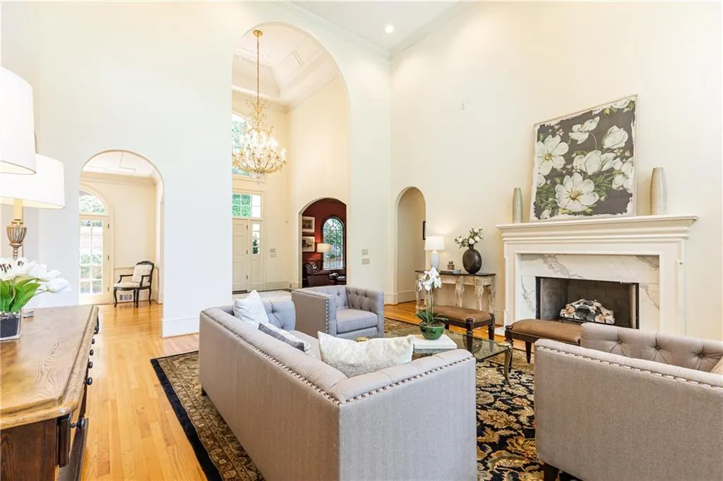 205 Grogans Lake Point, Sandy Springs, Georgia 30350, 4 Bedrooms Bedrooms, ,3 BathroomsBathrooms,Residential,Sold,205 Grogans Lake Point,7234357