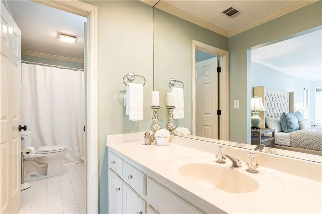 205 Grogans Lake Point, Sandy Springs, Georgia 30350, 4 Bedrooms Bedrooms, ,3 BathroomsBathrooms,Residential,Sold,205 Grogans Lake Point,7234357
