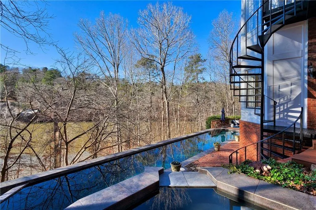 205 Grogans Lake Point, Sandy Springs, Georgia 30350, 4 Bedrooms Bedrooms, ,3 BathroomsBathrooms,Residential,Sold,205 Grogans Lake Point,7234357