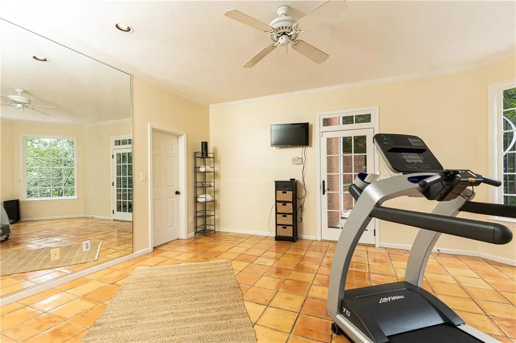 205 Grogans Lake Point, Sandy Springs, Georgia 30350, 4 Bedrooms Bedrooms, ,3 BathroomsBathrooms,Residential,Sold,205 Grogans Lake Point,7234357