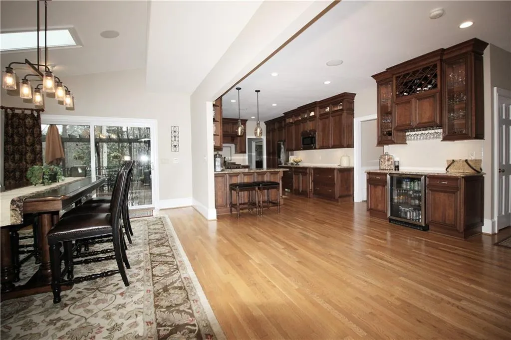 320 Quiet Water Lane, Sandy Springs, Georgia 30350, 5 Bedrooms Bedrooms, ,4 BathroomsBathrooms,Residential,Sold,320 Quiet Water Lane,6720463