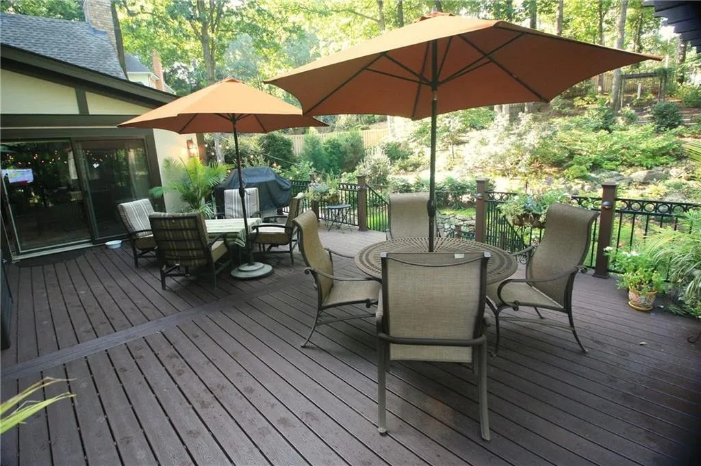 320 Quiet Water Lane, Sandy Springs, Georgia 30350, 5 Bedrooms Bedrooms, ,4 BathroomsBathrooms,Residential,Sold,320 Quiet Water Lane,6720463