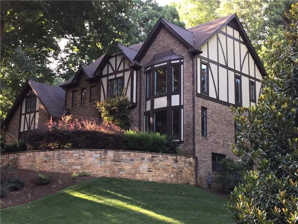 320 Quiet Water Lane, Sandy Springs, Georgia 30350, 5 Bedrooms Bedrooms, ,4 BathroomsBathrooms,Residential,Sold,320 Quiet Water Lane,6720463