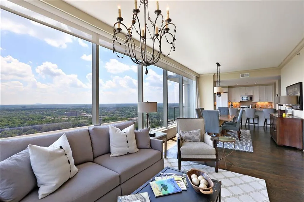 3630 Peachtree Road Ne Unit 2308, Atlanta, Georgia 30326, 1 Bedroom Bedrooms, ,1 BathroomBathrooms,Residential,Sold,3630 Peachtree Road Ne Unit 2308,5700043