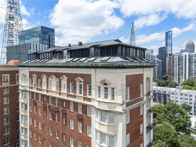 3 Level Corner Penthouse with Southeast Views