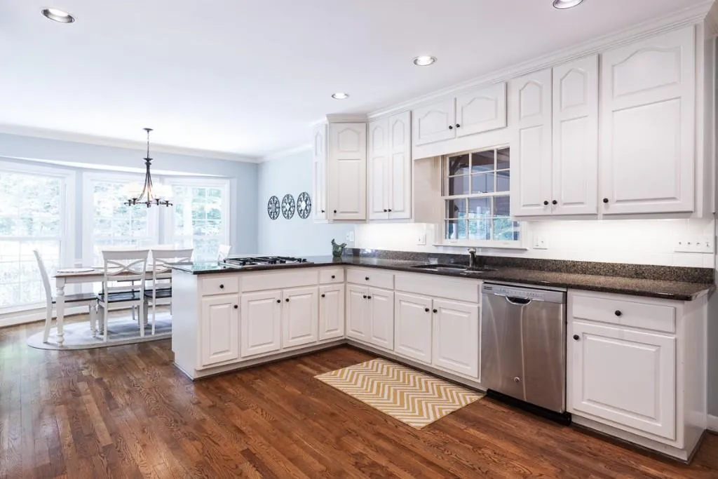 6125 Rivercliffe Drive, Sandy Springs, Georgia 30328, 5 Bedrooms Bedrooms, ,4 BathroomsBathrooms,Residential,Sold,6125 Rivercliffe Drive,5568918