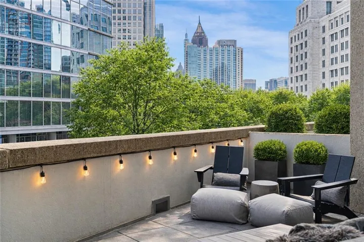 Large patio/terrace