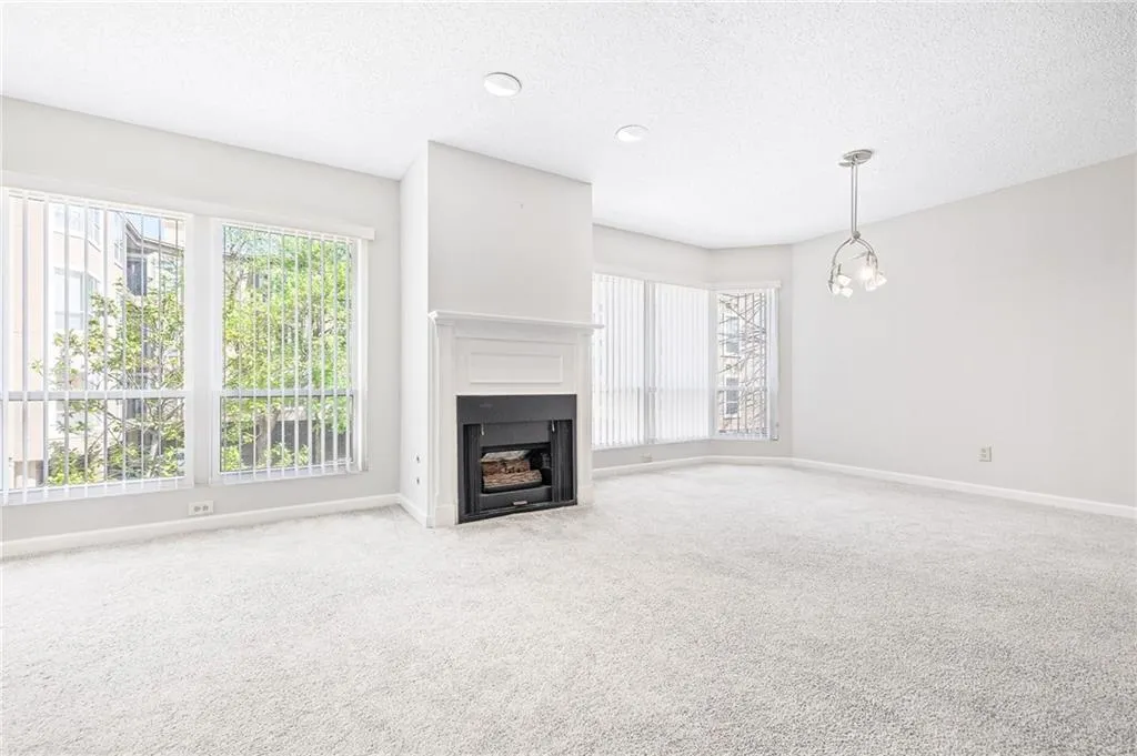 244 13th Street Ne Unit 310, Atlanta, Georgia 30309, 2 Bedrooms Bedrooms, ,2 BathroomsBathrooms,Residential,For Sale,244 13th Street Ne Unit 310,7556668