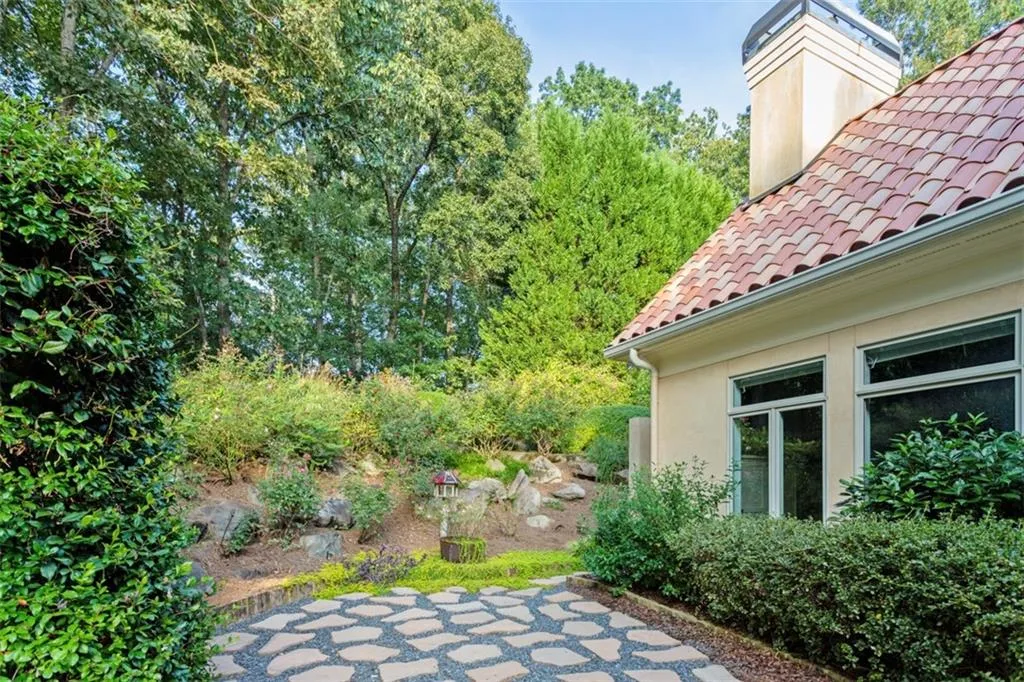 4745 Riverview Road, Atlanta, Georgia 30327, 5 Bedrooms Bedrooms, ,5 BathroomsBathrooms,Residential,Sold,4745 Riverview Road,6788110