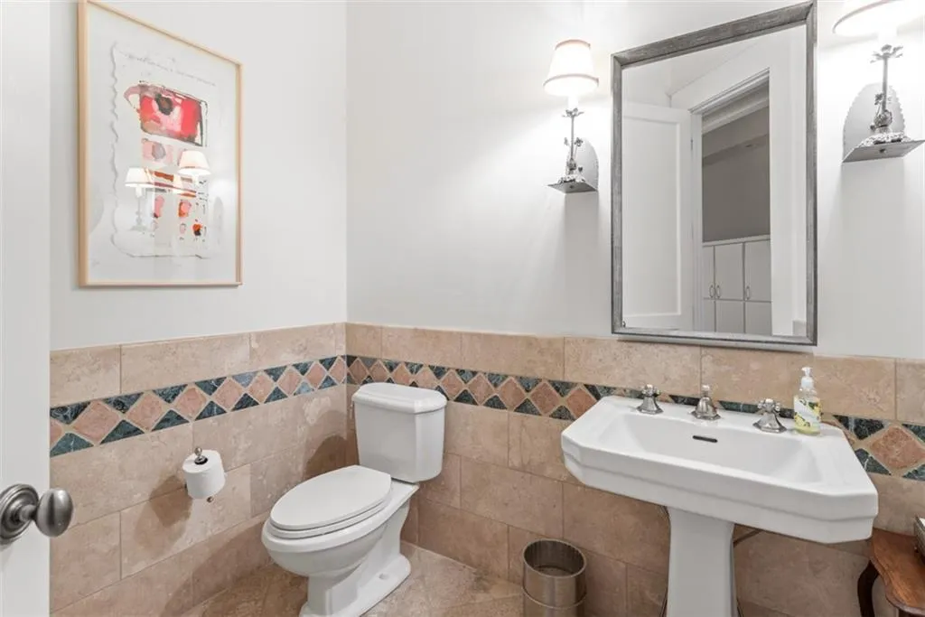 4745 Riverview Road, Atlanta, Georgia 30327, 5 Bedrooms Bedrooms, ,5 BathroomsBathrooms,Residential,Sold,4745 Riverview Road,6788110