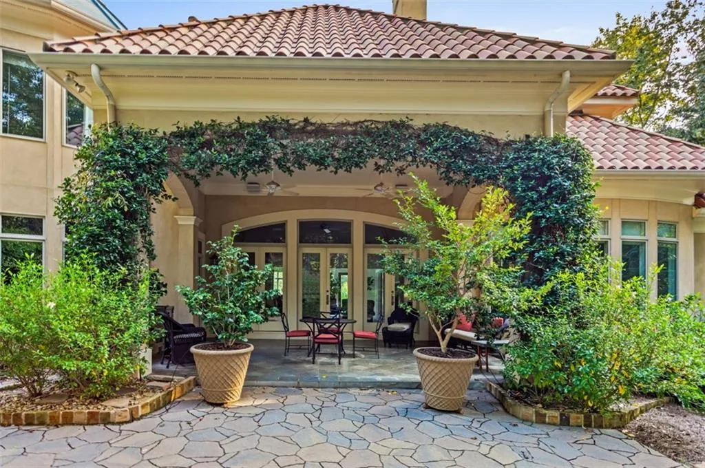 4745 Riverview Road, Atlanta, Georgia 30327, 5 Bedrooms Bedrooms, ,5 BathroomsBathrooms,Residential,Sold,4745 Riverview Road,6788110