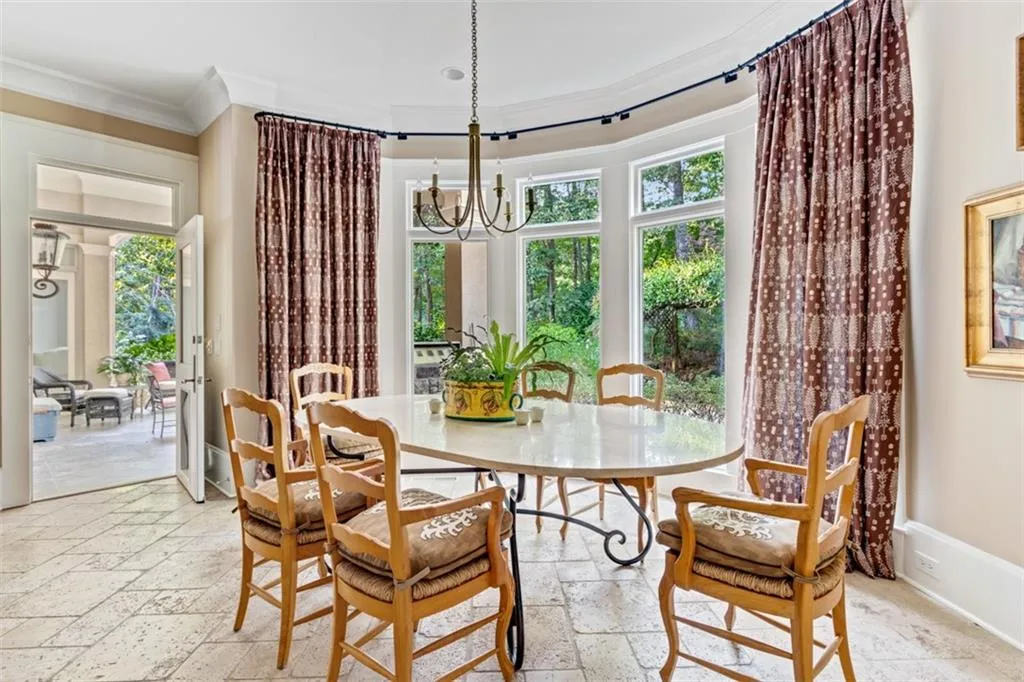 4745 Riverview Road, Atlanta, Georgia 30327, 5 Bedrooms Bedrooms, ,5 BathroomsBathrooms,Residential,Sold,4745 Riverview Road,6788110