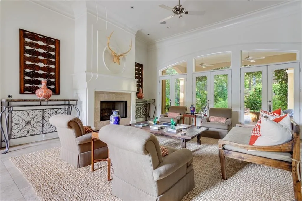 4745 Riverview Road, Atlanta, Georgia 30327, 5 Bedrooms Bedrooms, ,5 BathroomsBathrooms,Residential,Sold,4745 Riverview Road,6788110