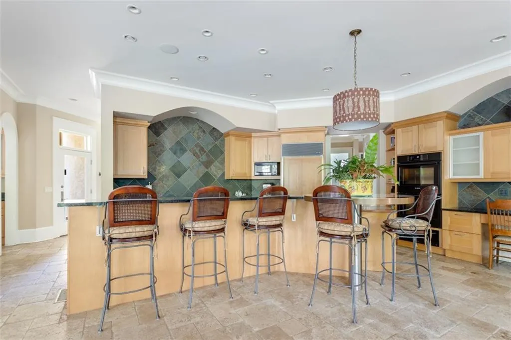 4745 Riverview Road, Atlanta, Georgia 30327, 5 Bedrooms Bedrooms, ,5 BathroomsBathrooms,Residential,Sold,4745 Riverview Road,6788110