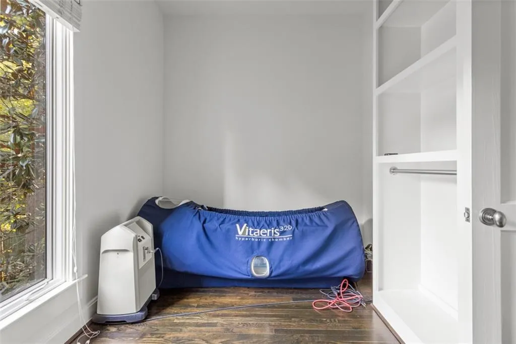 4745 Riverview Road, Atlanta, Georgia 30327, 5 Bedrooms Bedrooms, ,5 BathroomsBathrooms,Residential,Sold,4745 Riverview Road,6788110