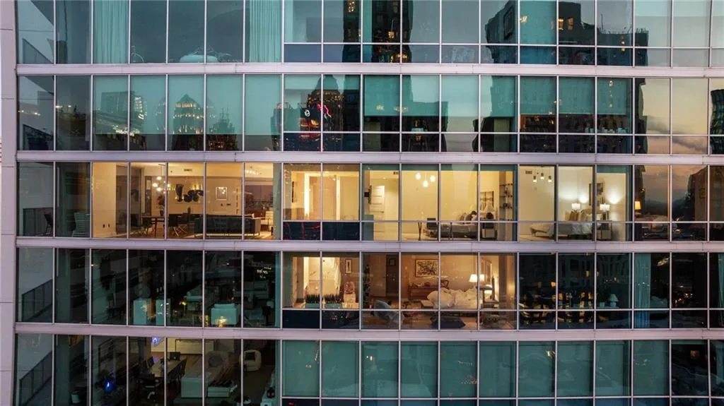 North Facing | Twilight Skyline View