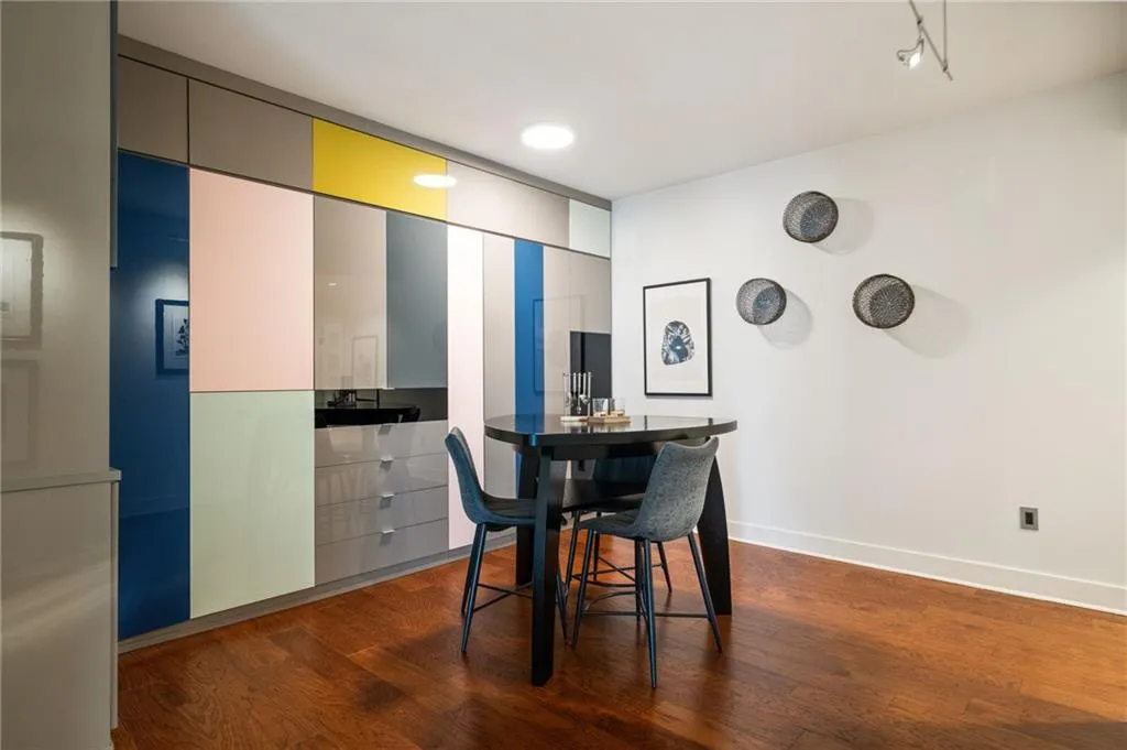20 10th Street Nw Unit 2003, Atlanta, Georgia 30309, 3 Bedrooms Bedrooms, ,3 BathroomsBathrooms,Residential,For Sale,20 10th Street Nw Unit 2003,7567635