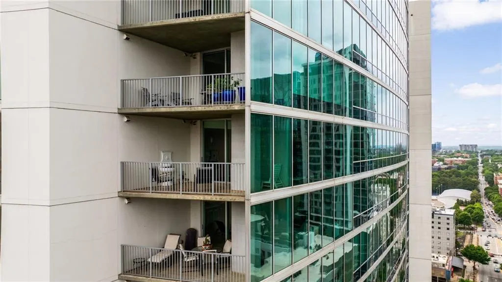 End Unit | Balcony Skyline View