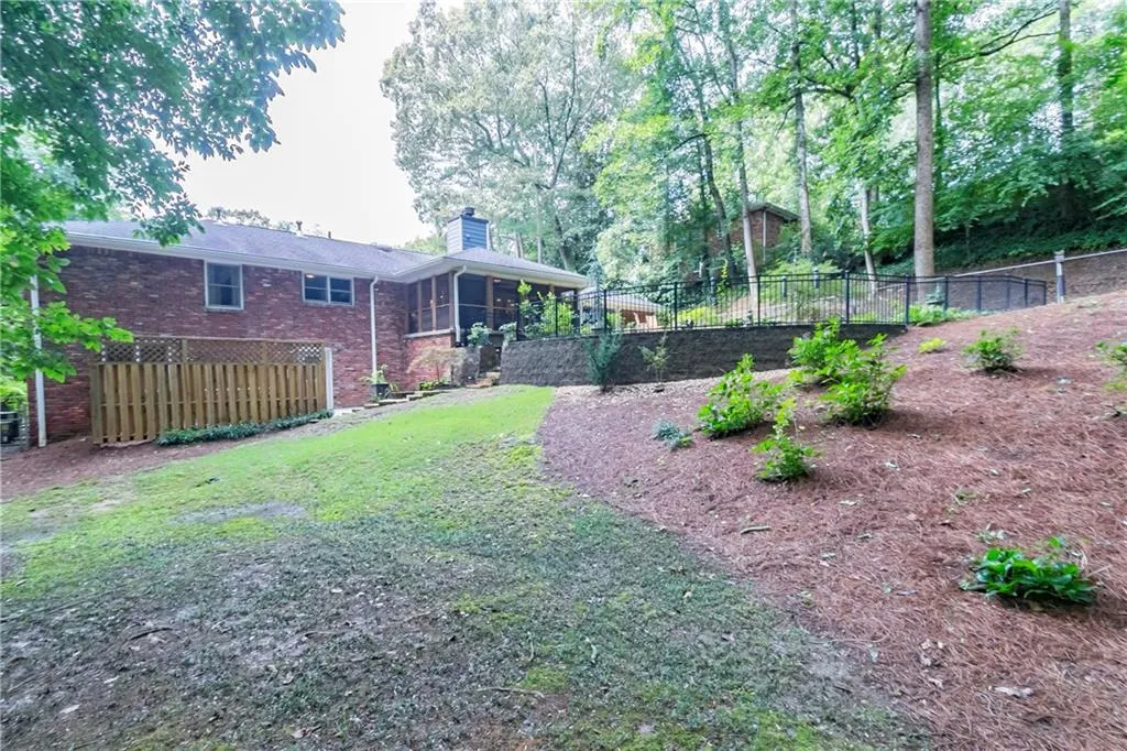 300 Beachland Drive, Sandy Springs, Georgia 30342, 5 Bedrooms Bedrooms, ,3 BathroomsBathrooms,Residential,Sold,300 Beachland Drive,5885000